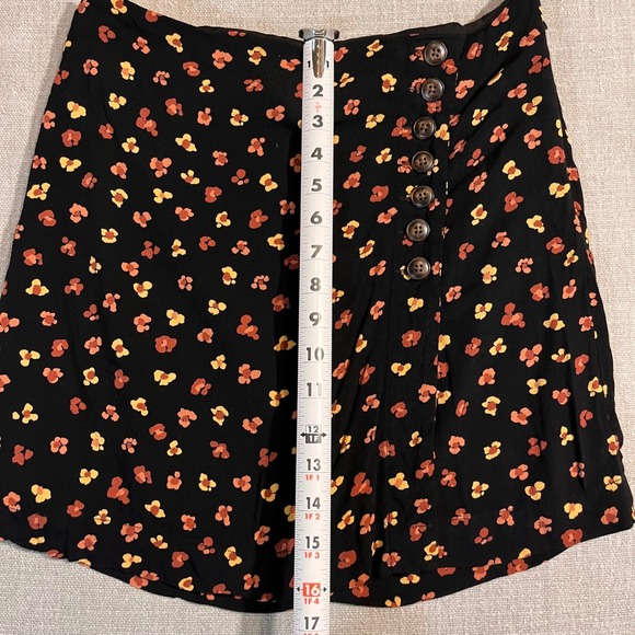 Madewell Black Floral Print Button Front A-Line Mini Skirt‎ Size 6 - Picture 4 of 7